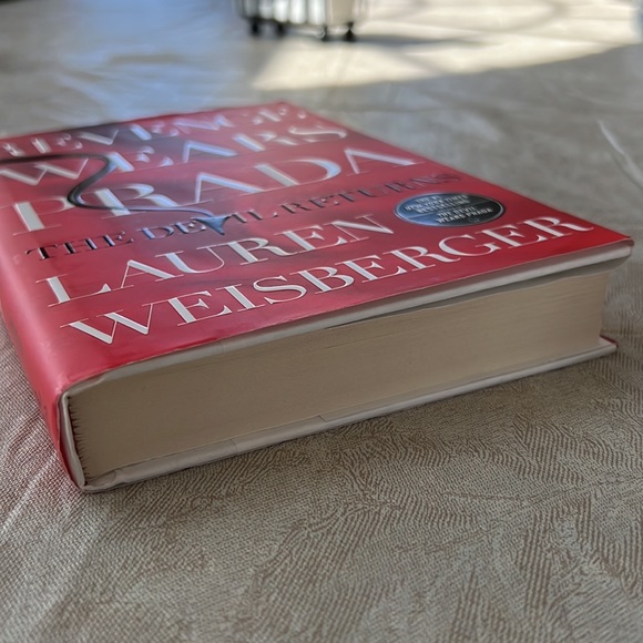 Revenge Wears Prada by Lauren Weisberger - Picture 2 of 4